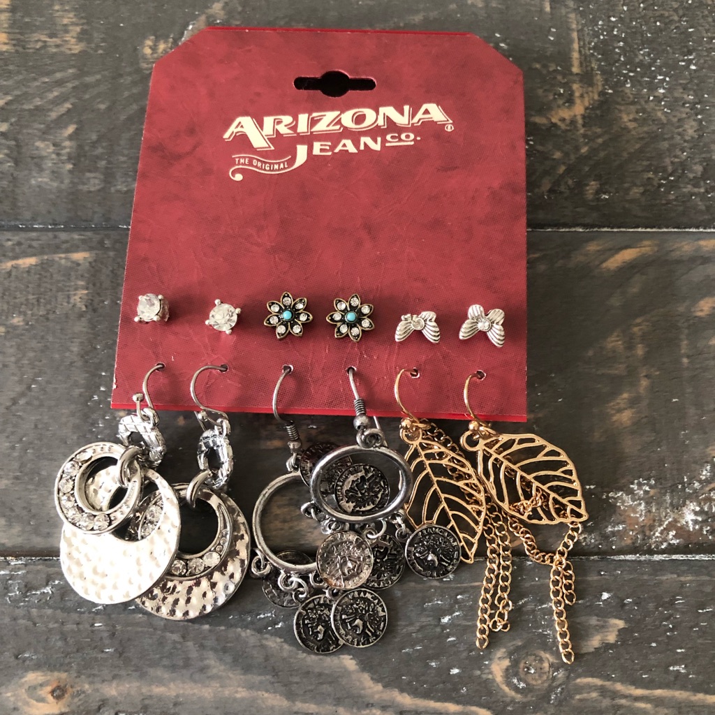 4 For 20 Sale New Arizona Jean Co Earrings 9$